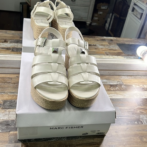 Marc Fisher Joven size 7.5 - Picture 3 of 5